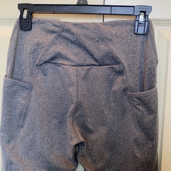 Gymshark gray side pocket leggings M Medium Dry moisture wicking NEW - Picture 5 of 7